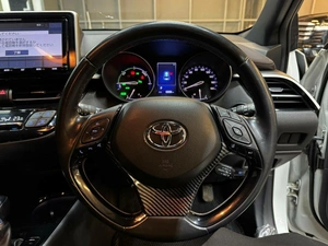 Внедорожник Toyota C-HR 2018 года, 2127000 рублей, Красноярск
