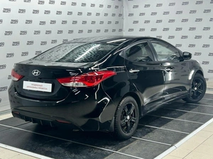 Седан Hyundai Avante 2011 года, 889000 рублей, Красноярск