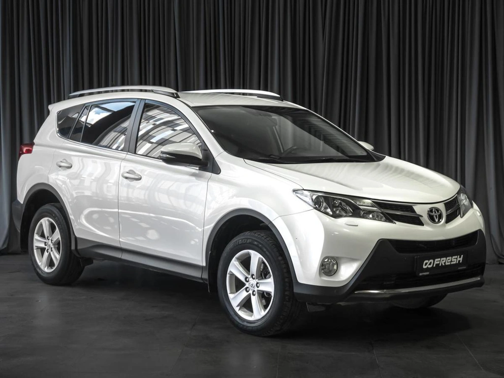 Внедорожник Toyota RAV4 2014 года, 2299000 рублей, Тюмень