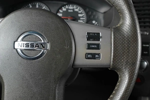 Пикап Nissan Navara 2011 года, 1699000 рублей, Тюмень