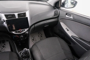 Седан Hyundai Solaris 2012 года, 829000 рублей, Красноярск