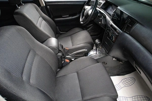 Хетчбэк Toyota Corolla 2005 года, 589000 рублей, Сургут