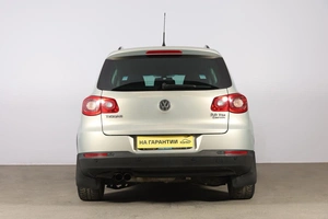 Внедорожник Volkswagen Tiguan 2011 года, 1309000 рублей, Новосибирск