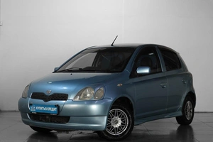 Хетчбэк Toyota Vitz 2001 года, 379000 рублей, Челябинск