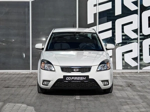 Седан Kia Rio 2010 года, 700000 рублей, Краснодар
