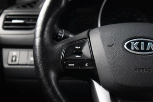 Седан Kia Rio 2012 года, 899000 рублей, Оренбург