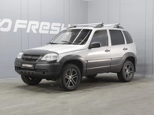 Внедорожник Chevrolet Niva 2012 года, 420000 рублей, Омск