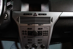 Хетчбэк Opel Astra 2010 года, 469000 рублей, Сургут