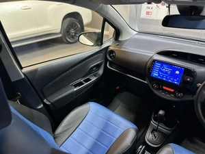 Хетчбэк Toyota Vitz 2017 года, 1197000 рублей, Красноярск