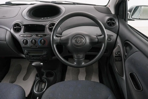 Хетчбэк Toyota Vitz 2002 года, 419000 рублей, Красноярск