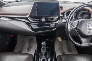 Внедорожник Toyota C-HR 2019 года, 1899000 рублей, Барнаул
