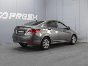 Седан Hyundai Solaris 2014 года, 950000 рублей, Омск