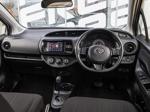 Хетчбэк Toyota Vitz 2019 года, 968070 рублей, Краснодар