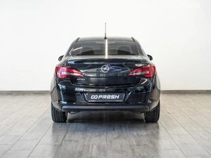 Седан Opel Astra 2013 года, 929000 рублей, Саратов