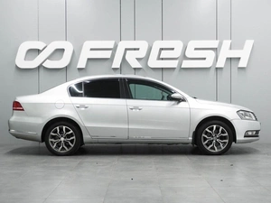 Седан Volkswagen Passat 2011 года, 854000 рублей, Воронеж