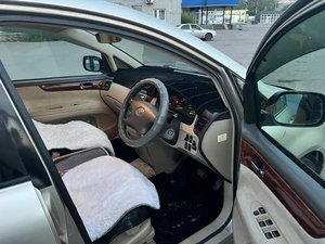 Минивэн Toyota Ipsum 2002 года, 720000 рублей, Красноярск