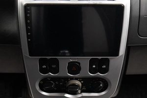 Седан Renault Logan 2010 года, 549000 рублей, Оренбург
