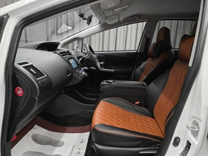 Универсал Toyota Prius Alpha 2015 года, 1300000 рублей, Красноярск