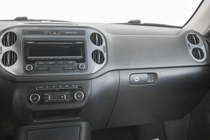 Внедорожник Volkswagen Tiguan 2011 года, 1409000 рублей, Кемерово