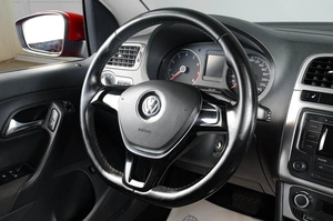 Седан Volkswagen Polo 2016 года, 999000 рублей, Тюмень