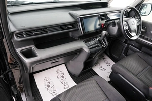 Минивэн Honda Stepwgn Spada 2015 года, 1699000 рублей, Красноярск