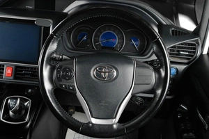 Минивэн Toyota Noah 2018 года, 2529000 рублей, Тюмень