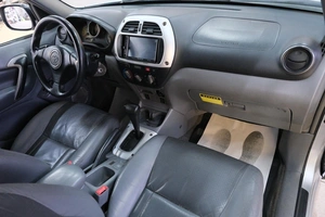 Внедорожник Toyota RAV4 2001 года, 849000 рублей, Омск