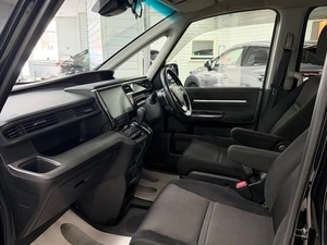 Минивэн Honda Stepwgn 2018 года, 2100000 рублей, Ачинск