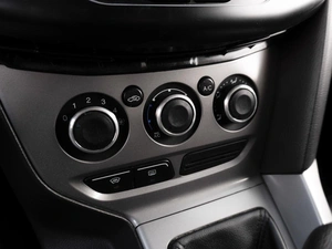 Седан Ford Focus 2012 года, 799000 рублей, Саратов