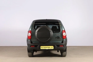 Внедорожник Chevrolet Niva 2017 года, 729000 рублей, Новосибирск