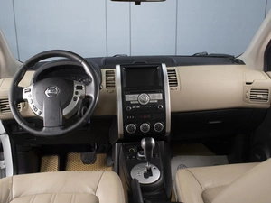 Внедорожник Nissan X-Trail 2011 года, 1350000 рублей, Омск