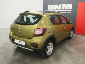 Хэтчбек Renault Sandero 2016 года, 950000 рублей, Курск