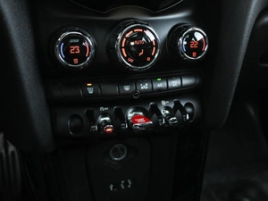 Хетчбэк MINI Cooper S 2016 года, 1919000 рублей, Кирилловка