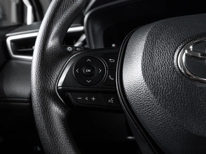 Внедорожник Toyota Corolla Cross 2024 года, 3200000 рублей, Волгоград