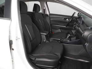 Седан Kia Cerato 2019 года, 1820000 рублей, Красный Пахарь