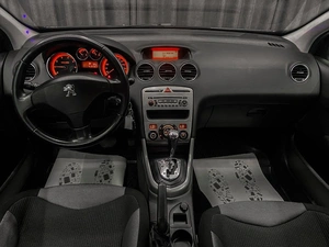 Хетчбэк Peugeot 308 2012 года, 512000 рублей, Красноярск