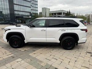 Внедорожник Toyota Sequoia 2025 года, 15000000 рублей, Новоивановское