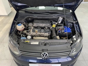 Седан Volkswagen Polo 2015 года, 947000 рублей, Красноярск