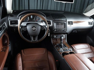 Внедорожник Volkswagen Touareg 2015 года, 3355000 рублей, Волгоград