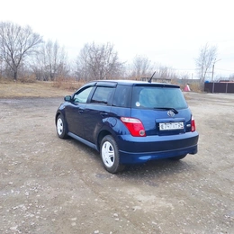 Хетчбэк Toyota Ist 2002 года, 428000 рублей, Красноярск
