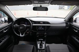 Седан Kia Rio 2019 года, 1550000 рублей, Мирное