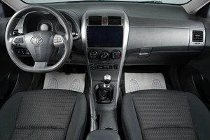 Седан Toyota Corolla 2011 года, 799000 рублей, Тюмень