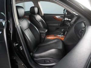 Внедорожник Infiniti QX70 2015 года, 2430000 рублей, Красный Пахарь