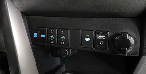 Внедорожник Toyota RAV4 2016 года, 2457000 рублей, Красноярск