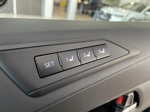 Минивэн Toyota Alphard 2019 года, 4097000 рублей, Солонцы