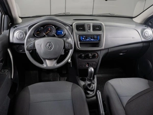 Хетчбэк Renault Sandero 2017 года, 719000 рублей, Тюмень