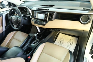Внедорожник Toyota RAV4 2016 года, 2599000 рублей, Омск