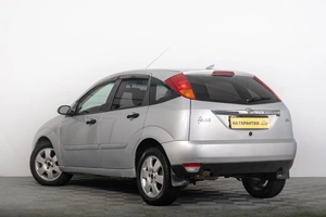 Хетчбэк Ford Focus 2001 года, 229000 рублей, Томск