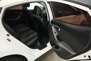 Седан Hyundai Elantra 2013 года, 1200000 рублей, Курск