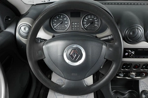 Седан Renault Logan 2011 года, 519000 рублей, Тюмень